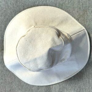 Jenni Kayne ecru canvas sun hat.